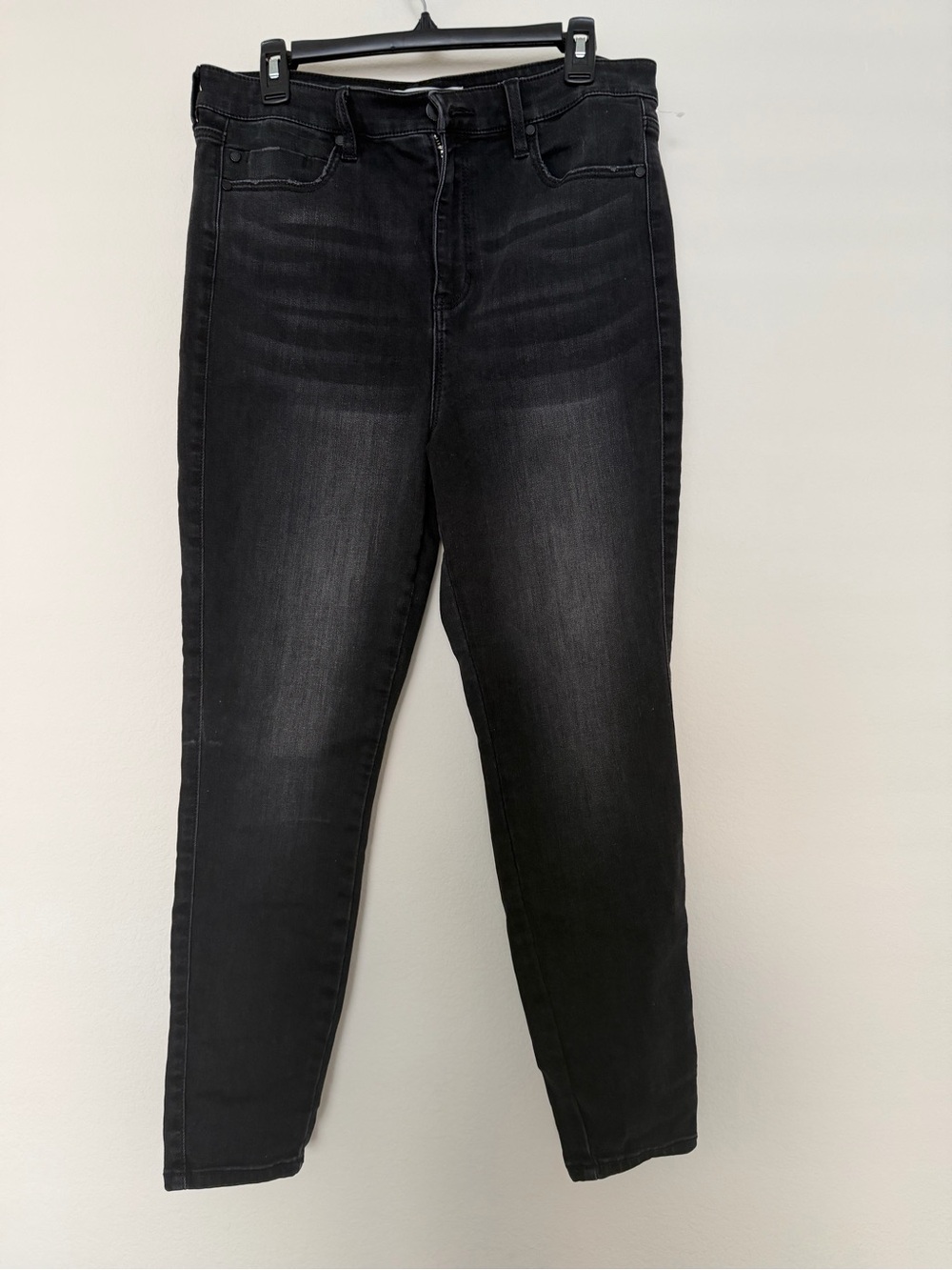 Women’s  Black High-Rise Skinny Jeans